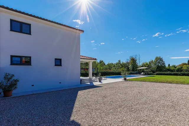 Villa Eroa — bazen i vanjski prostor (02)
